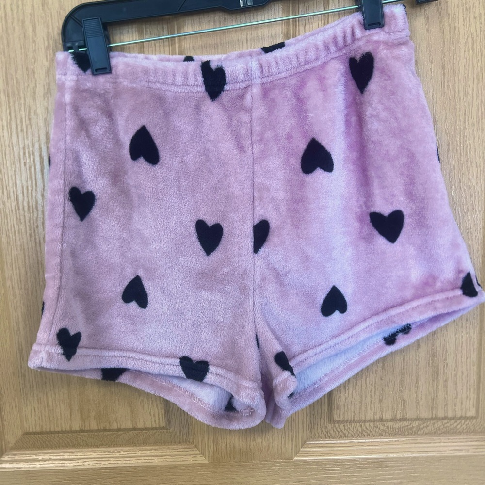 🖤Fuzzy Pink Heart Shorts